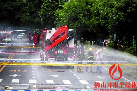 禅城地下煤气管泄漏 系路面下沉或重车碾压导