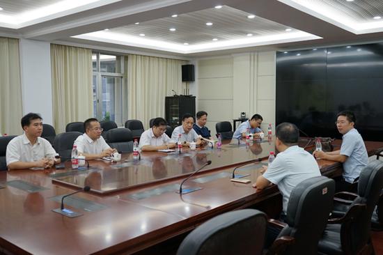 湛江市中院到东兴市法院交流 相互学习相互促