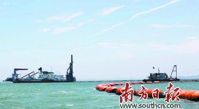 广州港深水航道拓宽工程施工现场。 南方日报记者 符超军 摄