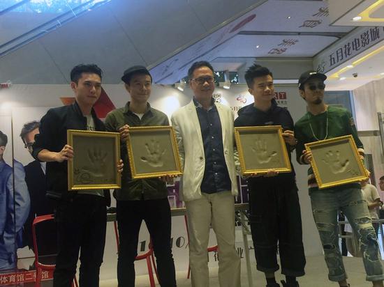 C AllStar在广州五月花现场盖手印