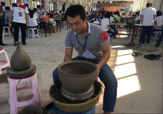 石湾陶瓷工艺师职业技能竞赛涌现新生代创作力