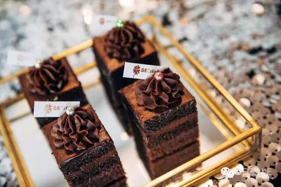 珠海DE cake献爱心助公益 助力百车童行公益