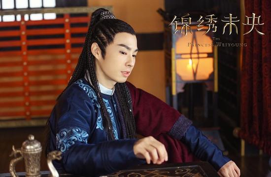 吴建豪饰演腹黑王爷拓跋余