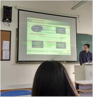 教育资讯:弹幕吐槽进课堂 智能手机尝试创新教