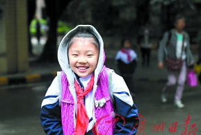 广州仿佛 一夜入冬，小朋 友们纷纷穿上了棉衣。广州日报 记者乔军伟 摄