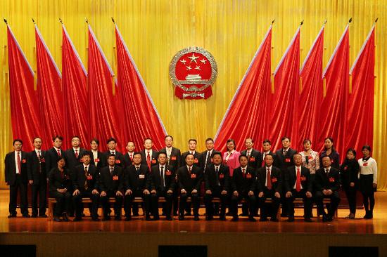 吴文莱当选金湾人大常委会主任 阳化冰当选区