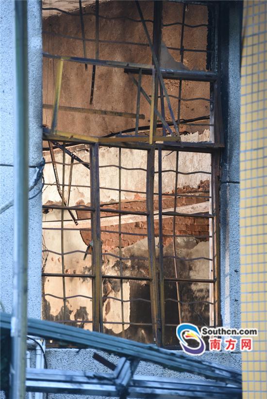 珠海香洲区一处快递点凌晨起火 三人死亡均为