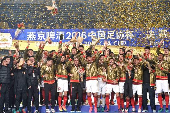 广州恒大淘宝队客场以2比2战平江苏苏宁易购