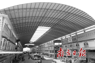 遍布大沥的各类形态较为低端的专业市场亟待转型。张由琼 韦万均 黄鉴详 摄
