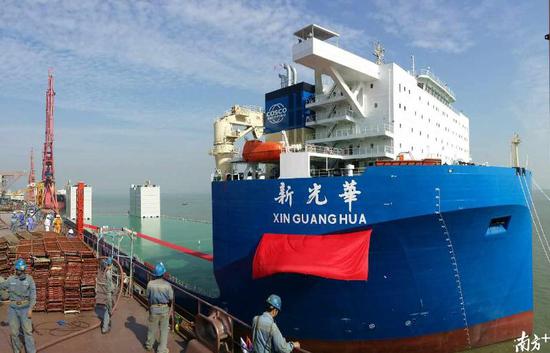 我国最大半潜船广州造