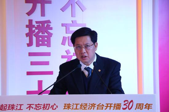 广东省新闻出版广电局党组成员,副局长钟庆才致辞