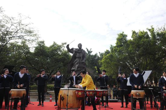 揭幕现场进行了文艺表演