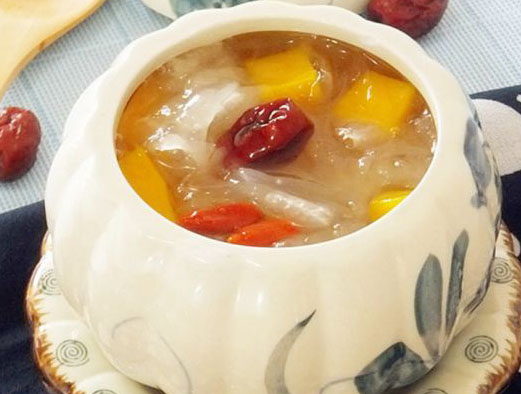 南瓜银耳汤做法独特且有滋阴润燥和补中益气的