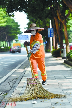 佛山环卫工人大代表提建议:请求为环卫工人加