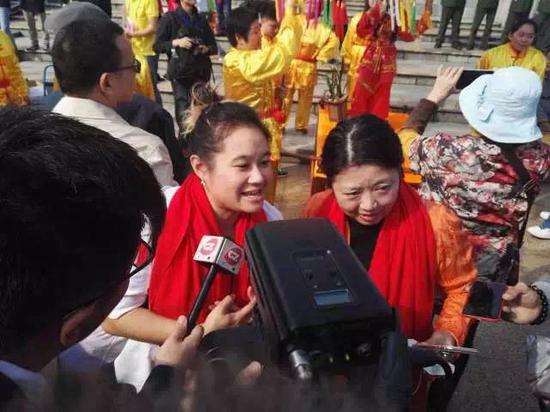 花城友好人家——外国友人也到活动现场,共贺新春