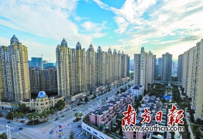 专家表示，房地产市场的规范化运行是长期的主题。南方日报记者 王昌辉 摄