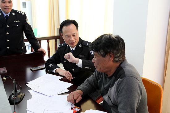 湛江市公安局局领导出庭应诉 推动依法行政工