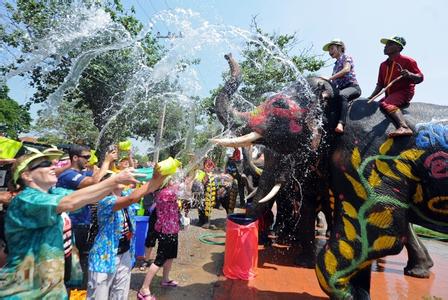 泰国免签证费从3月起延长 泼水节引赴泰旅游热