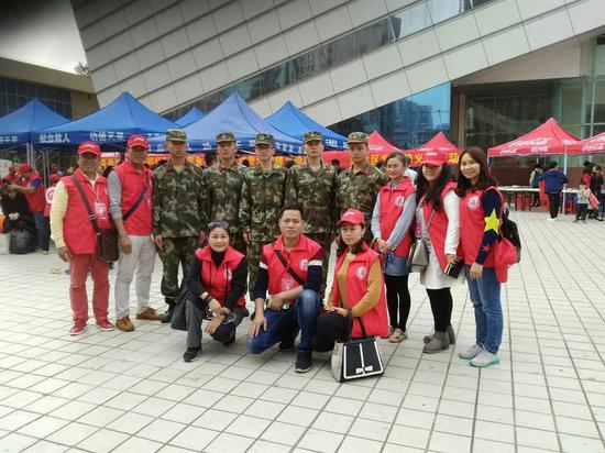 湛江影剧院开展志愿者服务活动纪念3.5学雷锋