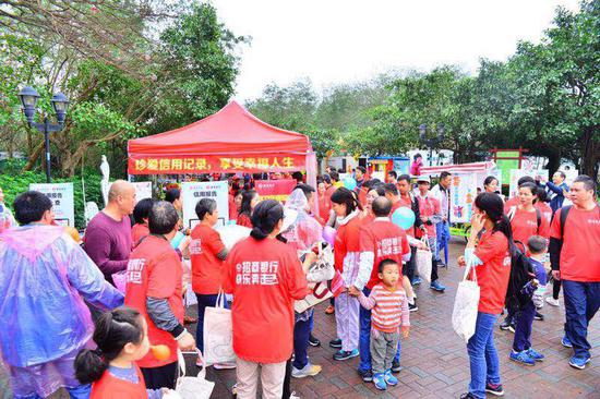 珠海举办3.15金融知识伴我行大型户外宣传活动