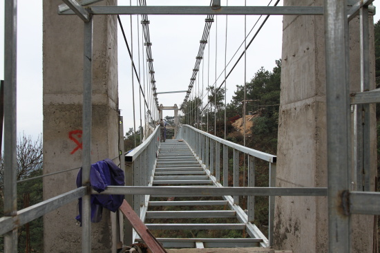 清远市牛鱼嘴玻璃桥将于今月25日正式对外开