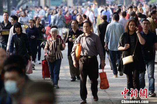 4月4日,广州约123万人“行正清” 蔡敏婕 摄