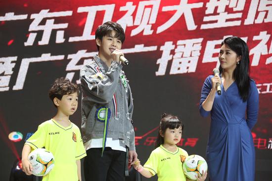 广东卫视《足球火》明星球探徐浩