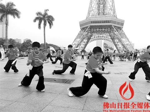 禅城旅游文化周功夫汇演彩排在文华公园举行