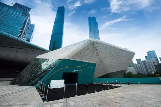 雅居乐建筑理念和广州大剧院的风格一脉相承