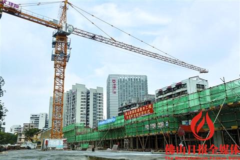 昨日,非遗展览馆主体工程封顶。/佛山日报记者何绰瑶摄