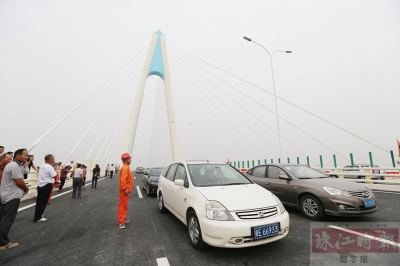 魁奇路东延线通车,进一步加深了禅城与广州的联系。(资料图片)