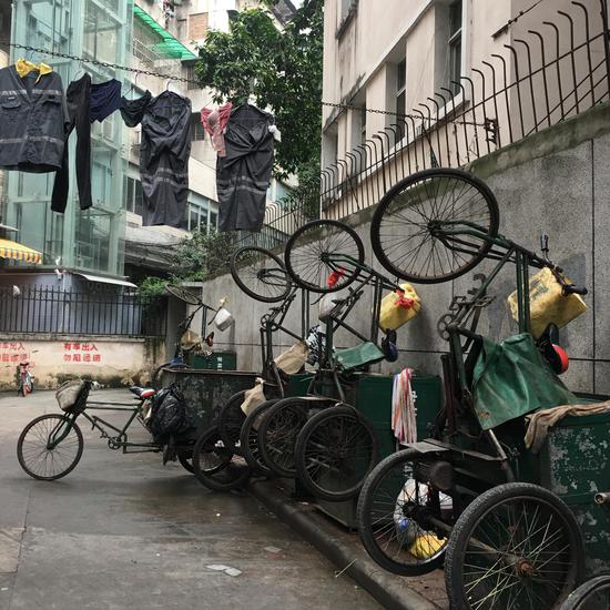垃圾车安放点