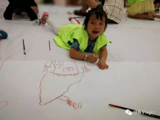 绿格子我爱我家亲子绘画及公益观影活动在珠海