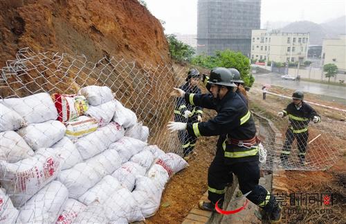 往年地质性灾害应急演练（资料图 蓝业佐 摄）