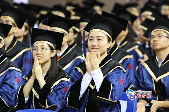 深大校长李清泉毕业典礼送TFboys的这句歌词