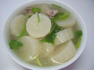 白萝卜橄榄咸骨汤