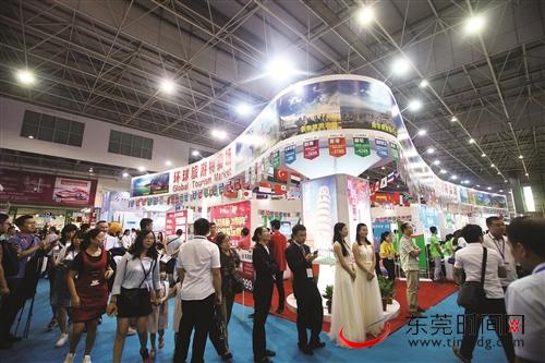 往届海丝博览会上,吸引了众多客商进场 本报资料图 郑志波 摄