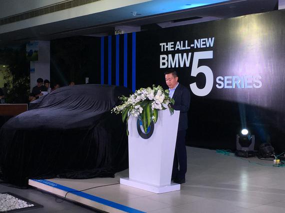 惠州合宝汽车销售服务有限公司总经理 徐建均先生致辞
讲述全新BMW 5系划时代意义