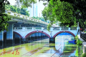 沙面西桥原名为“英格兰桥”,是广州最年轻的古桥