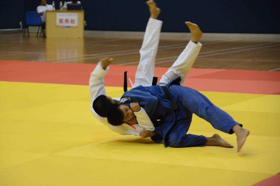 顺德队吴盛超迎战南海队蓝明波