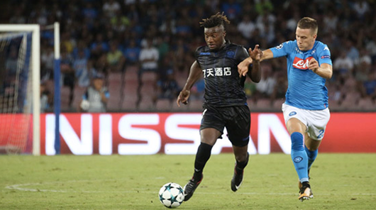 尼斯球员在比赛中突破