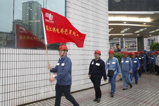 湛江供电局五百抢修大军驰援珠海 支援灾区抢