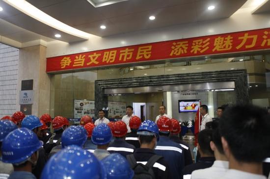 湛江供电局五百抢修大军驰援珠海 支援灾区抢