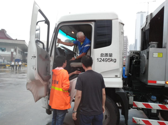 台风天鸽重创澳门 顺德区守望相助迅速展开灾