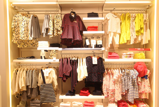 Petit Bateau小帆船服饰展示区