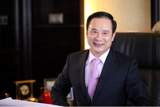 星河湾集团董事长黄文仔先生