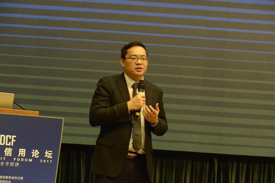 第三方控股集团总裁王毓焕作主题演讲