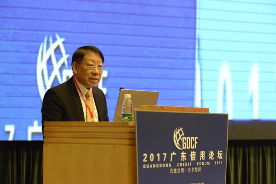 省信用协会会长吴列进致辞