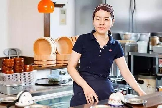 这家店是走红国际也好,实际赚钱并不算多也罢,它在经营中的创新之处,绝对值得每一个普通开店老板学习和反思。