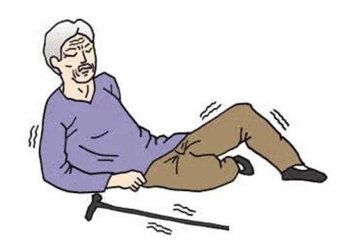 七旬老人聊天时突发急病晕倒 警民救助转危为